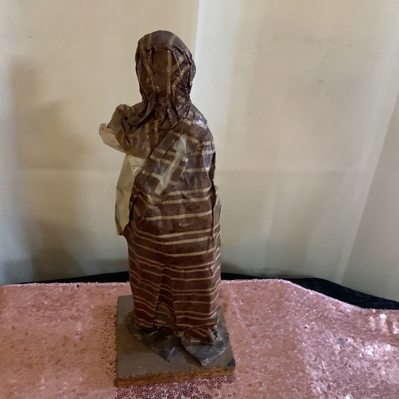 Vintage Older Village Woman Carrying Mud Clay Pot Women Made In Paper Mache EUC - Picture 7 of 11